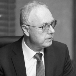 Скончался посол России в Мозамбике Александр Суриков