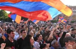 В Ереване начались акции протеста и забастовки с требованием отставки Пашиняна
