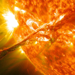На Солнце произошла вспышка высшего балла, есть вероятность ее влияния на Землю в ближайшие выходные