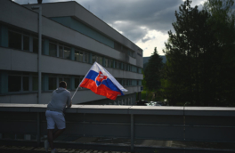 Врачи сообщили об улучшении состояния здоровья премьера Словакии после покушения