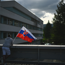 Врачи сообщили об улучшении состояния здоровья премьера Словакии после покушения