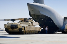 США перебрасывают танки Abrams и другую бронетехнику на базу НАТО в Польше