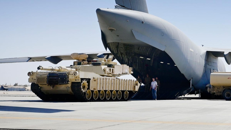 США перебрасывает танки Abrams