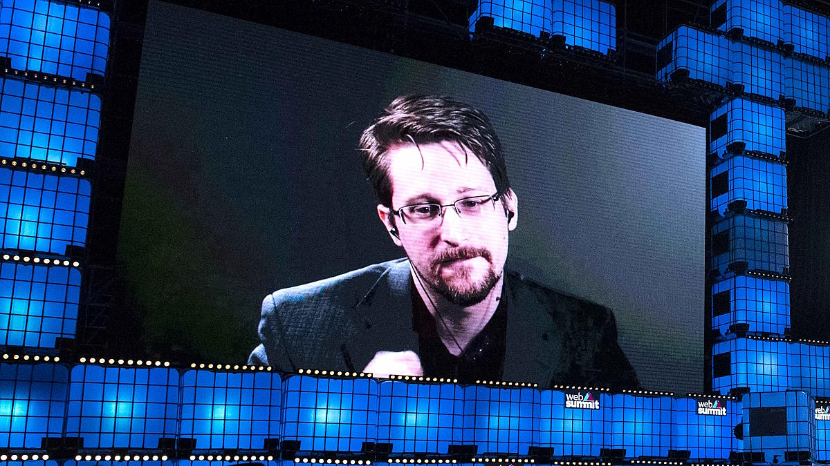 Сноуден заявил, что правительства и корпорации не смогут взять ИИ под контроль