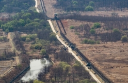 СМИ предположили, что КНДР строит стену на границе с Южной Кореей