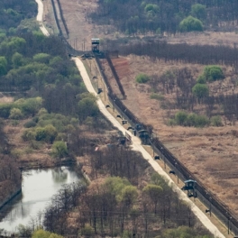 СМИ предположили, что КНДР строит стену на границе с Южной Кореей
