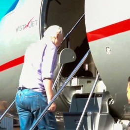Жена и дети Ассанжа прилетели в Австралию в ожидании его освобождения