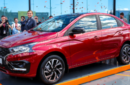 На ПМЭФ показали новую Lada Iskra, в запуск которой вложено 23 млрд рублей