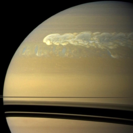 Ученые заявили, что сезонное потепление может вызывать штормы на Сатурне