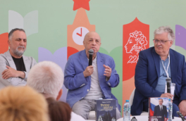 На книжном фестивале "Красная площадь – 2024" презентовали книгу секретаря СЖР Рафаэля Гусейнова