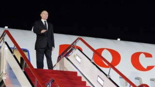 Путин прибыл с государственным визитом во Вьетнам