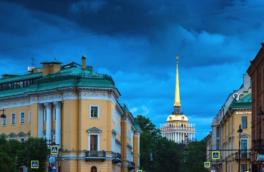 Желтый уровень погодной опасности из-за грозы объявили в Петербурге