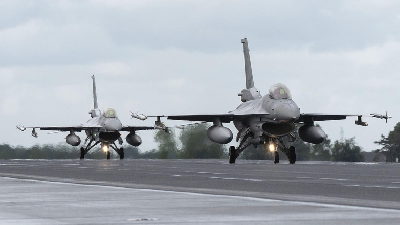 В США рассказали, где будут базироваться передаваемые Киеву F-16