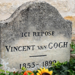 Белорус попытался раскопать могилу Ван Гога, но был пойман с поличным