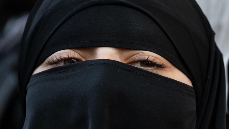 Мусульманский женский головной убор никаб