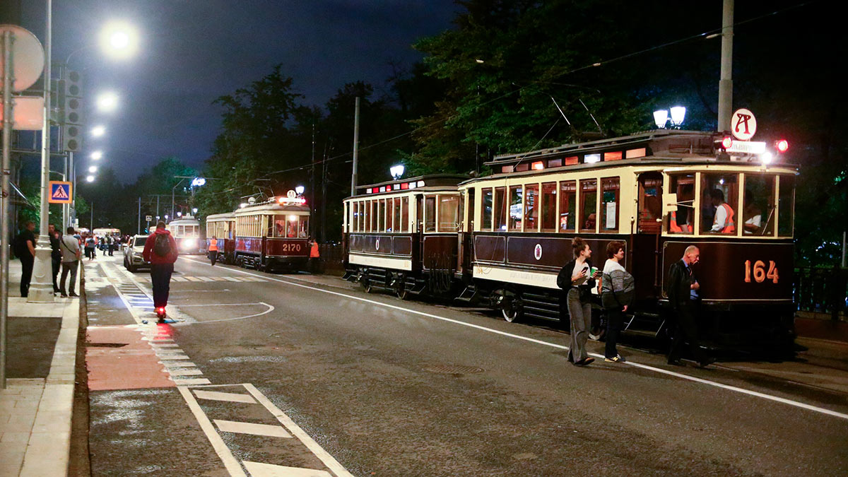 Парад ретротранспорта в Москве возглавит трамвай на конной тяге