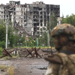 Командир "Ахмата": ВС РФ заняли первую линию высотных домов в Волчанске
