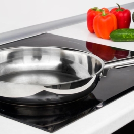 Чтобы ничего не пригорало: как правильно пользоваться сковородой из нержавейки