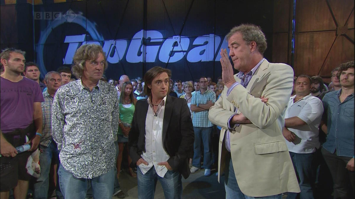 Телеведущие Джеймс Мэй, Ричард Хаммонд и Джереми Кларксон на съёмках шоу "Top Gear"