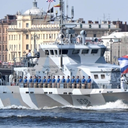 Главный военно-морской парад в честь Дня ВМФ начался в Санкт-Петербурге