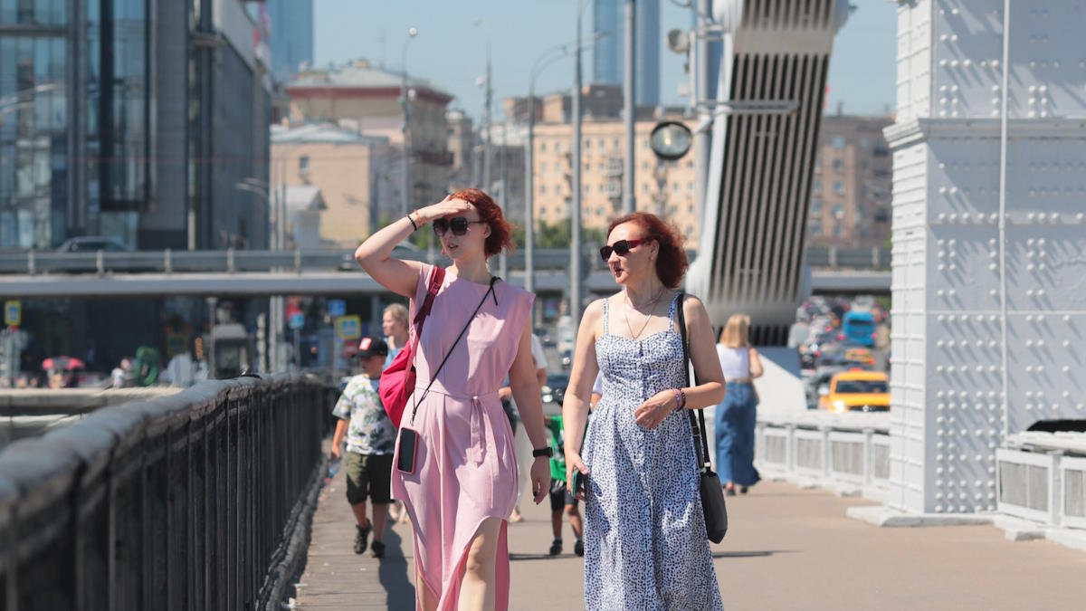 МЧС предупредило москвичей о предстоящей сильной жаре