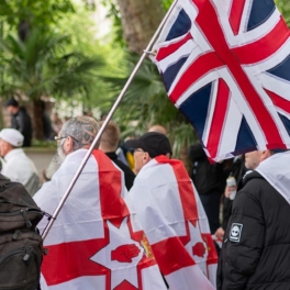 Советник британского правительства приравнял к терроризму акции протеста против мигрантов
