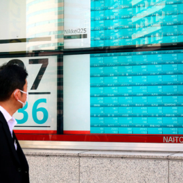 Обвал японского индекса Nikkei превысил 9%