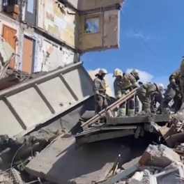 В МЧС сообщили о спасенных из-под завалов обрушившегося в Нижнем Тагиле дома