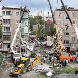 В Нижнем Тагиле из-под завалов дома достали тело еще одного погибшего ребенка