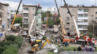 В Нижнем Тагиле из-под завалов дома достали тело еще одного погибшего ребенка