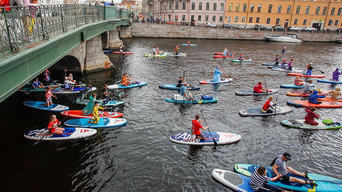 Массовый заплыв на сапбордах в Петербурге попал в Книгу рекордов России