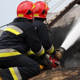 На западе Украины вспыхнул масштабный пожар на объекте инфраструктуры
