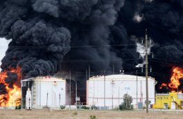В Феодосии из-за пожара на нефтебазе эвакуировали 1047 человек