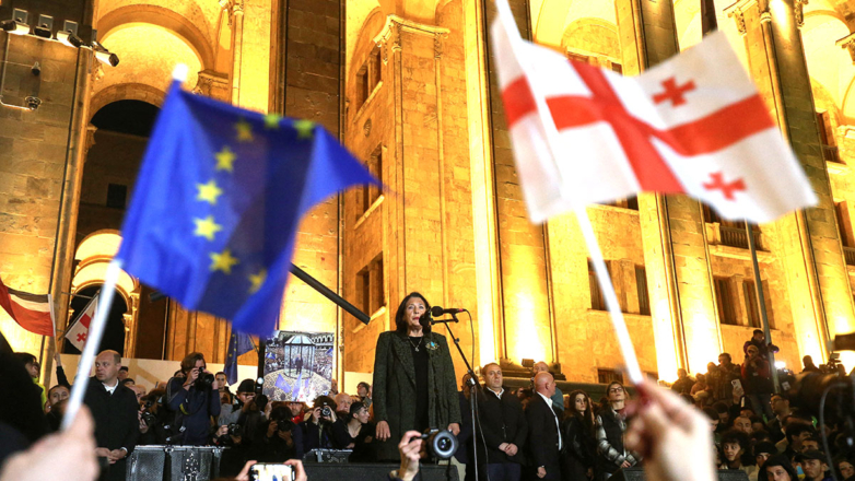 Президент Грузии Саломе Зурабишвили на митинге оппозиции