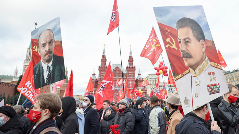 Акция КПРФ, посвященная 104-й годовщине Октябрьской революции, в Москве