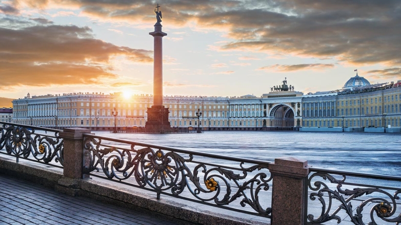 Дворцовая площадь в Санкт-Петербурге