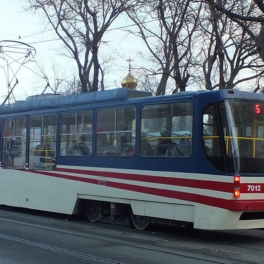 В Одессе после взрывов остановили работу электротранспорта и ввели экстренные отключения света