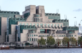 Экс-глава MI6 признал, что Европа воюет с Россией