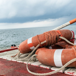 С затонувшего в Красном море судна Sea Story спасли 28 человек, 17 считаются пропавшими без вести