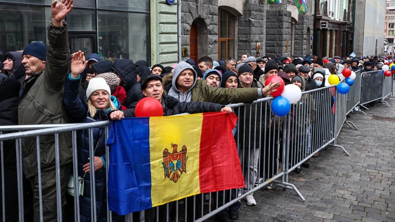 Голосование в Москве на выборах президента Молдавии