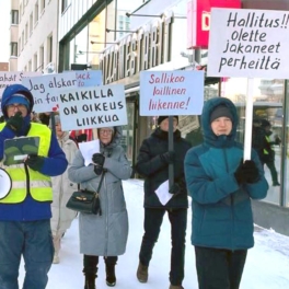 В четырех городах Финляндии прошли митинги в поддержку открытия границ с Россией