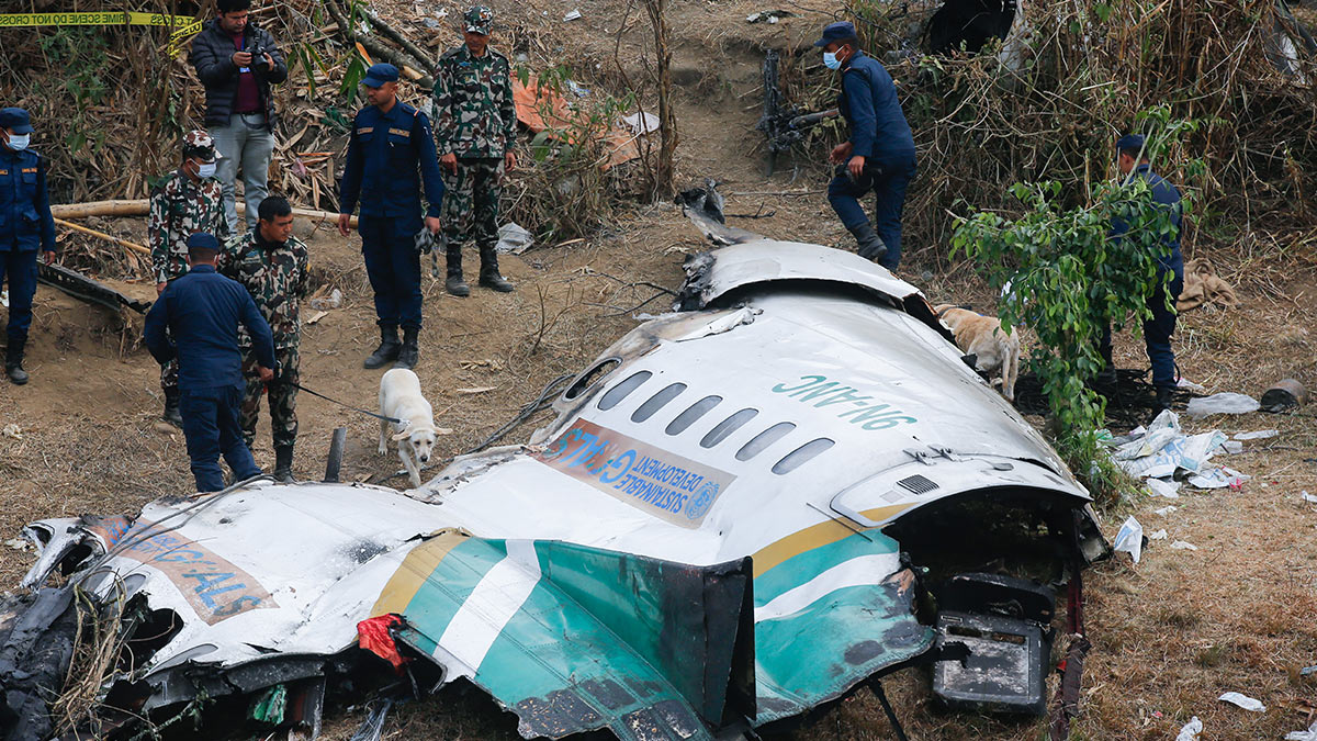 Место крушения самолета ATR 72 авиакомпании Yeti Airlines в Непале