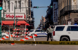 В машине водителя, наехавшего на толпу в Новом Орлеане, нашли флаг "Исламского государства"