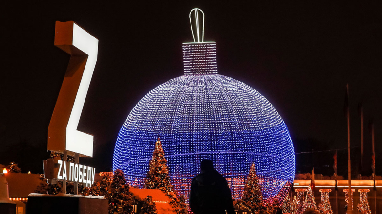 Новогодние украшения в Москве