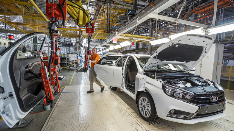 АвтоВАЗ запустил производство Lada Vesta с новой шестиступенчатой механической коробкой передач