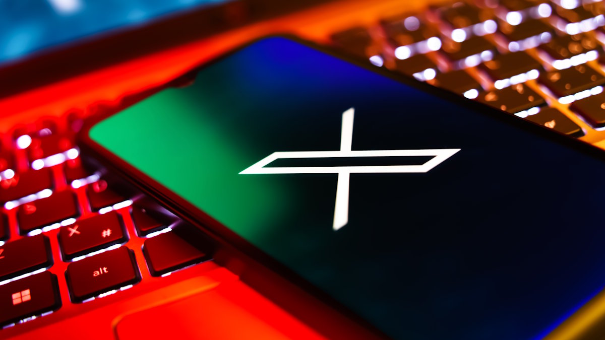 Социальная сеть "X"
