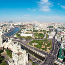 Московским водителям рекомендовали выезжать только на зимней резине