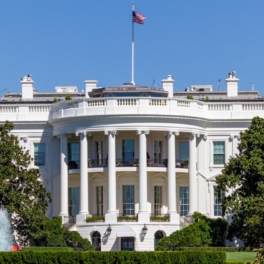 Трамп согласился перенести на 9 июля установление 50-процентных пошлин для ЕС