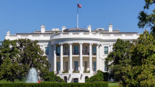 Трамп согласился перенести на 9 июля установление 50-процентных пошлин для ЕС