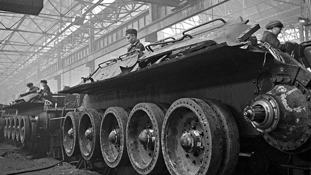Анатомия чуда: как экономике СССР удалось одолеть боевую машину вермахта